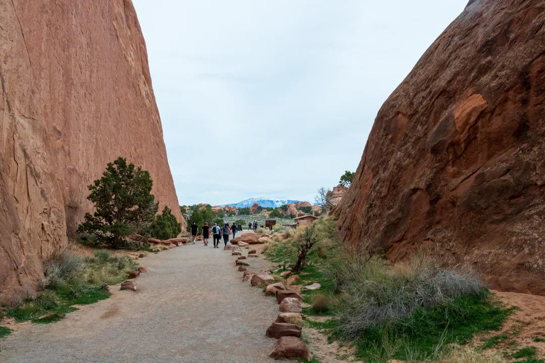 /img/Eeyore_Moab_Devils_Garden/86eyoree-Moab-140.png