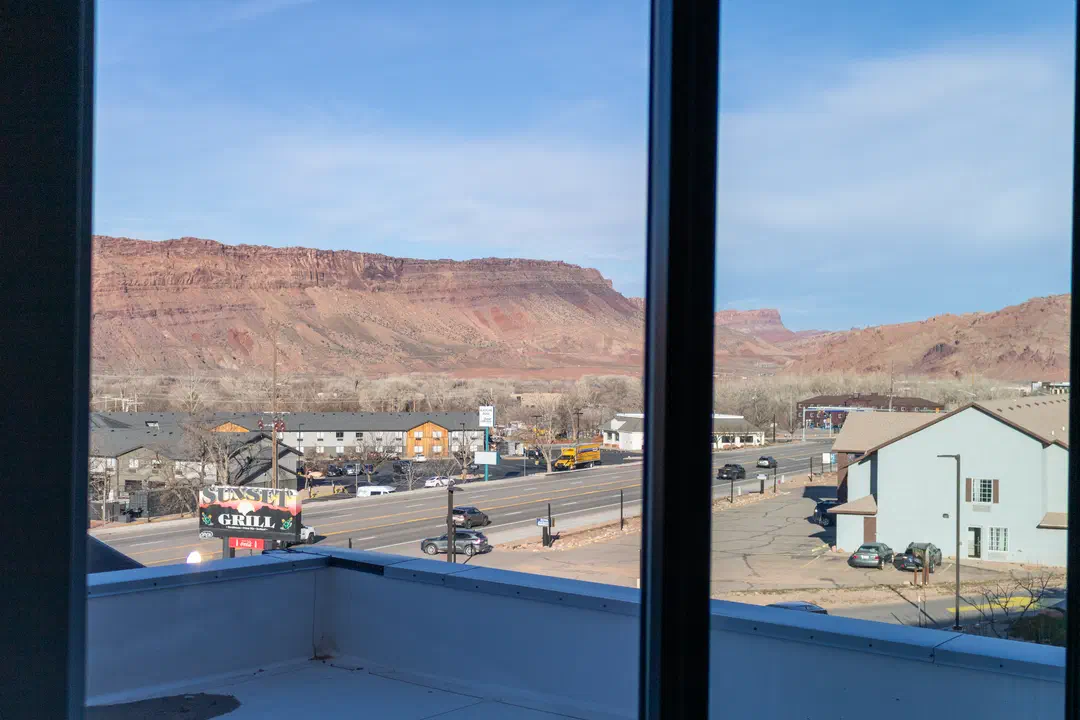 /img/Eeyore_Moab_day_one_days_end/Eeyoree-Moab-62.png