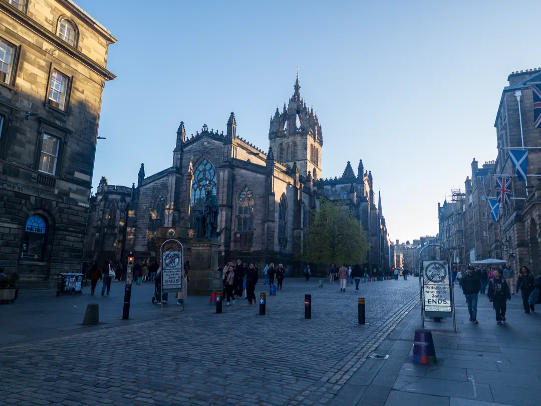 /img/ScotLand_Edinburgh_day1/ScottLand-353.png