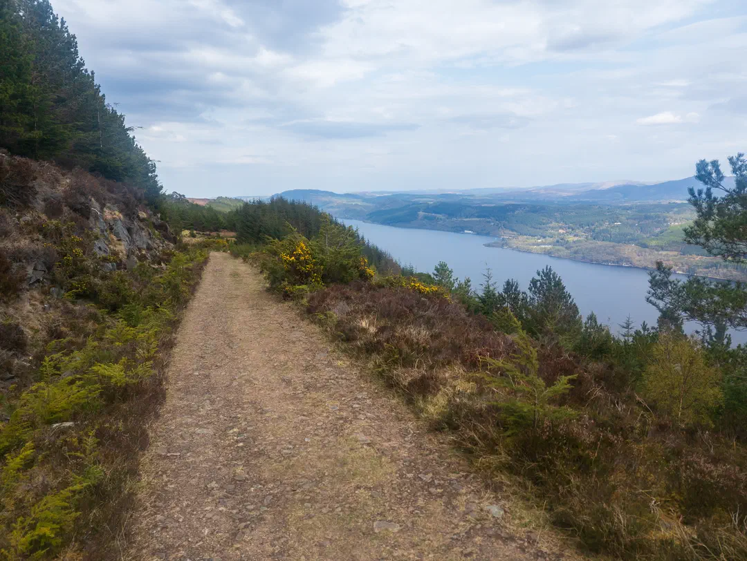 /img/ScotLand_GreatGlenWay_Day1/ScottLand-244.png
