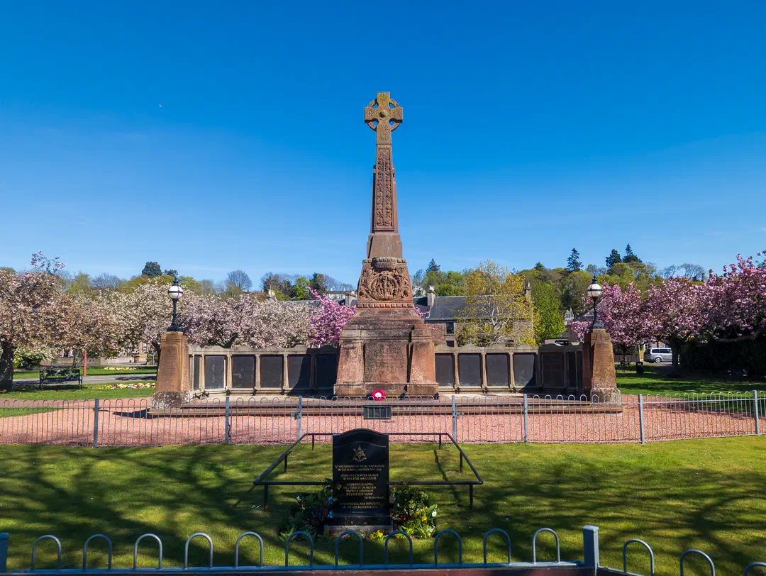 /img/ScotLand_Inverness/ScottLand-320.png