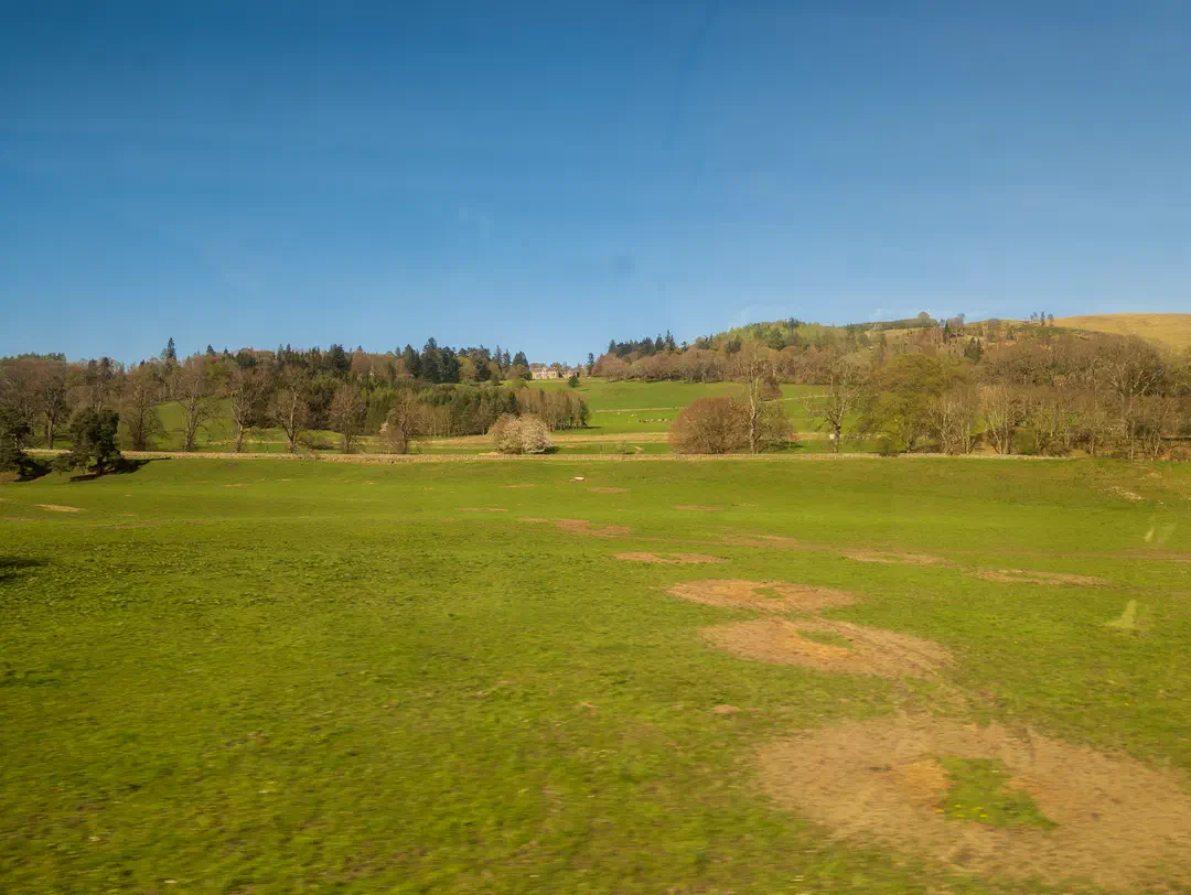 /img/ScotLand_Train_to_Edinburgh/ScottLand-341.png